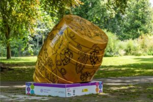 barrel in park for auction